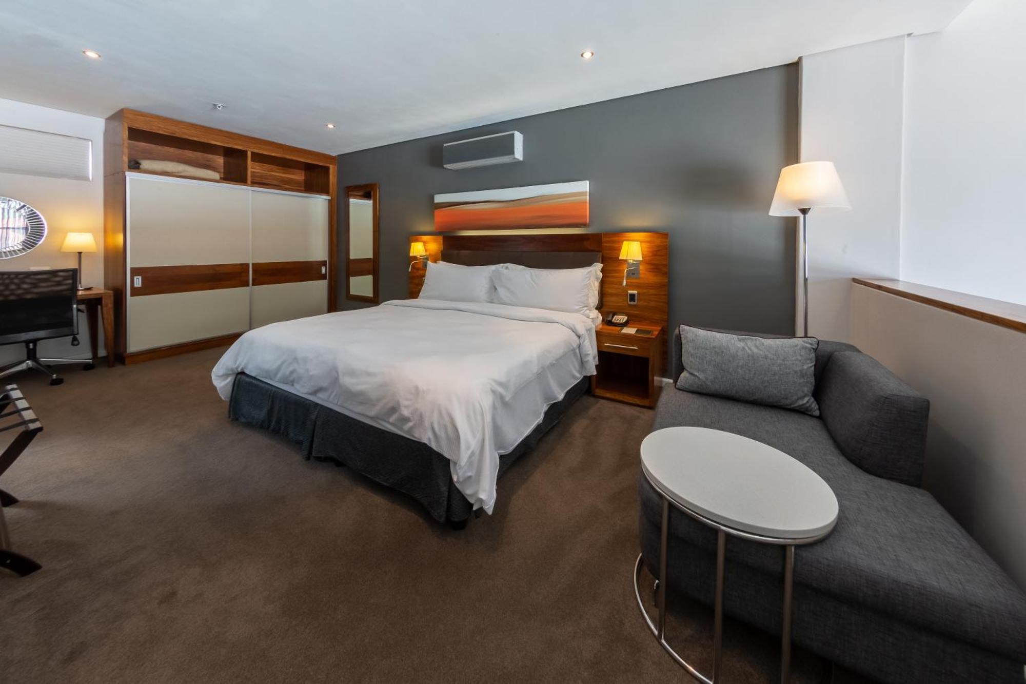 Doubletree By Hilton Cape Town Upper Eastside Hotel Exterior foto